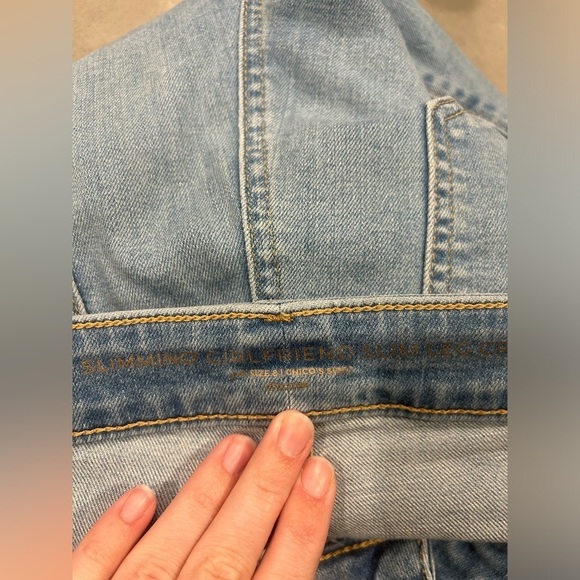 Chico’s So Slimming Girlfriend Slim Leg Jeans Cropped Women’s 8/1 Light Wash - Picture 3 of 10